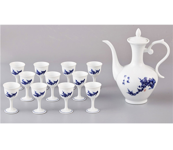 13头薄胎梅花白酒具